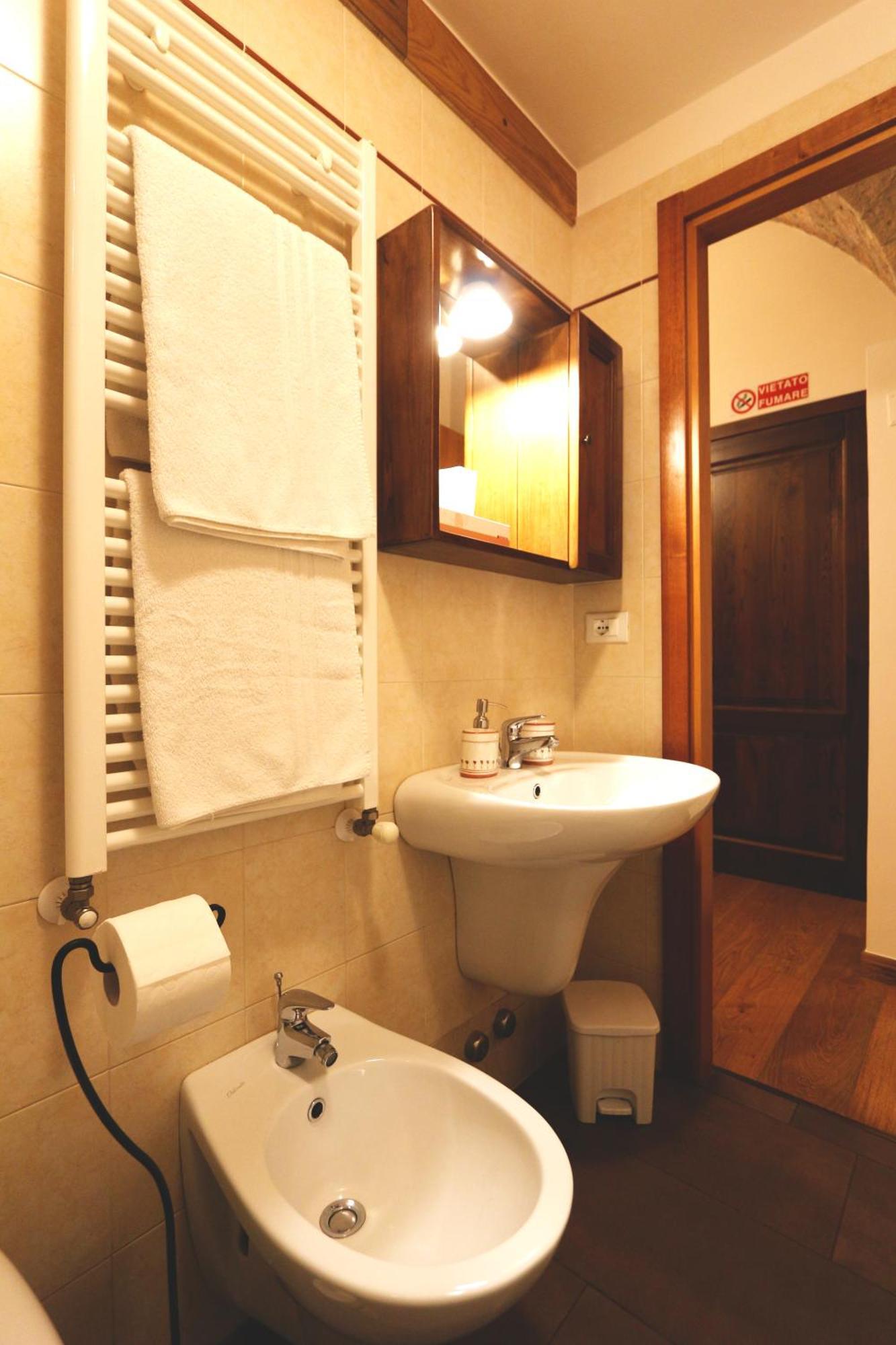 La Casina Colorata Hotel Assisi Bagian luar foto