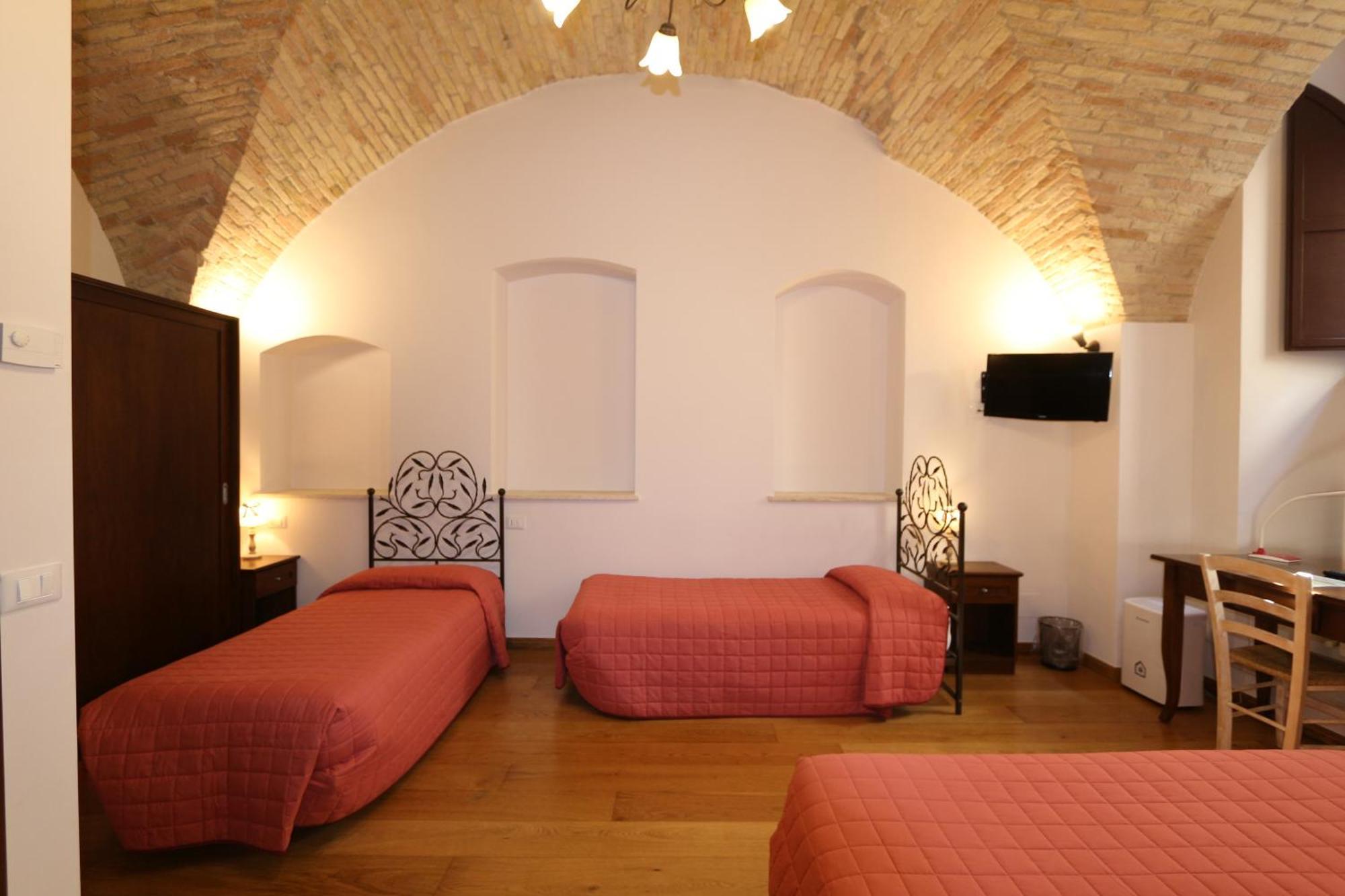 La Casina Colorata Hotel Assisi Bagian luar foto