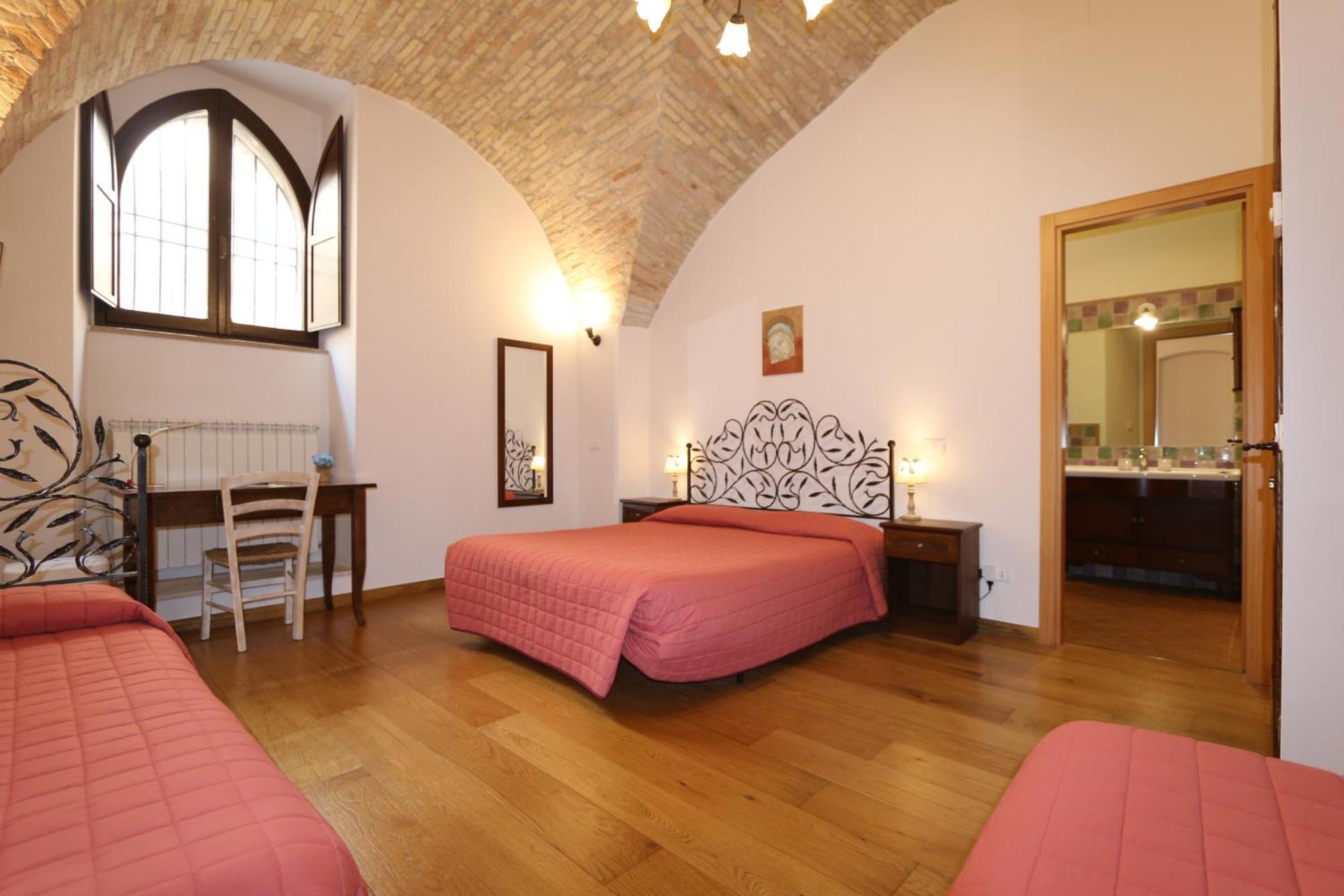La Casina Colorata Hotel Assisi Bagian luar foto