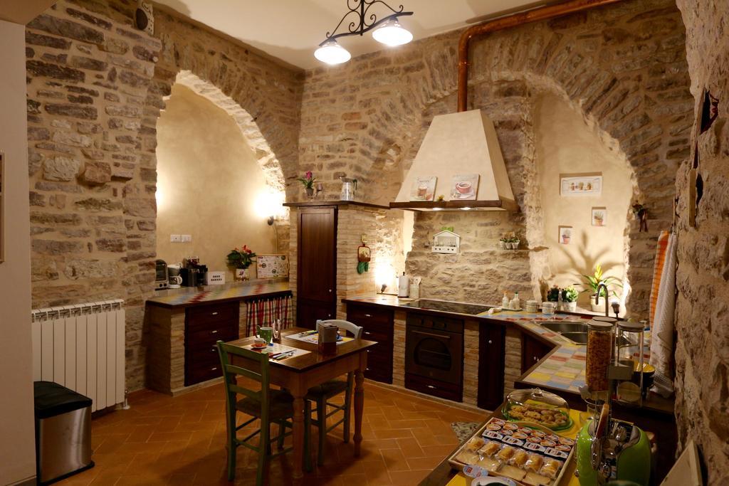 La Casina Colorata Hotel Assisi Bagian luar foto