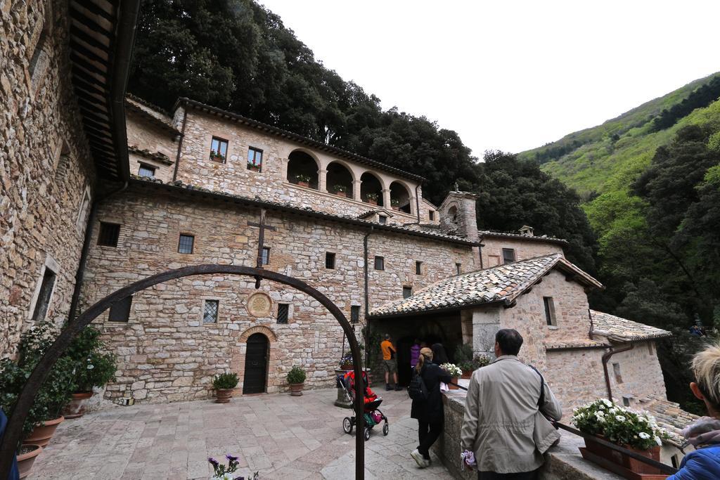 La Casina Colorata Hotel Assisi Bagian luar foto
