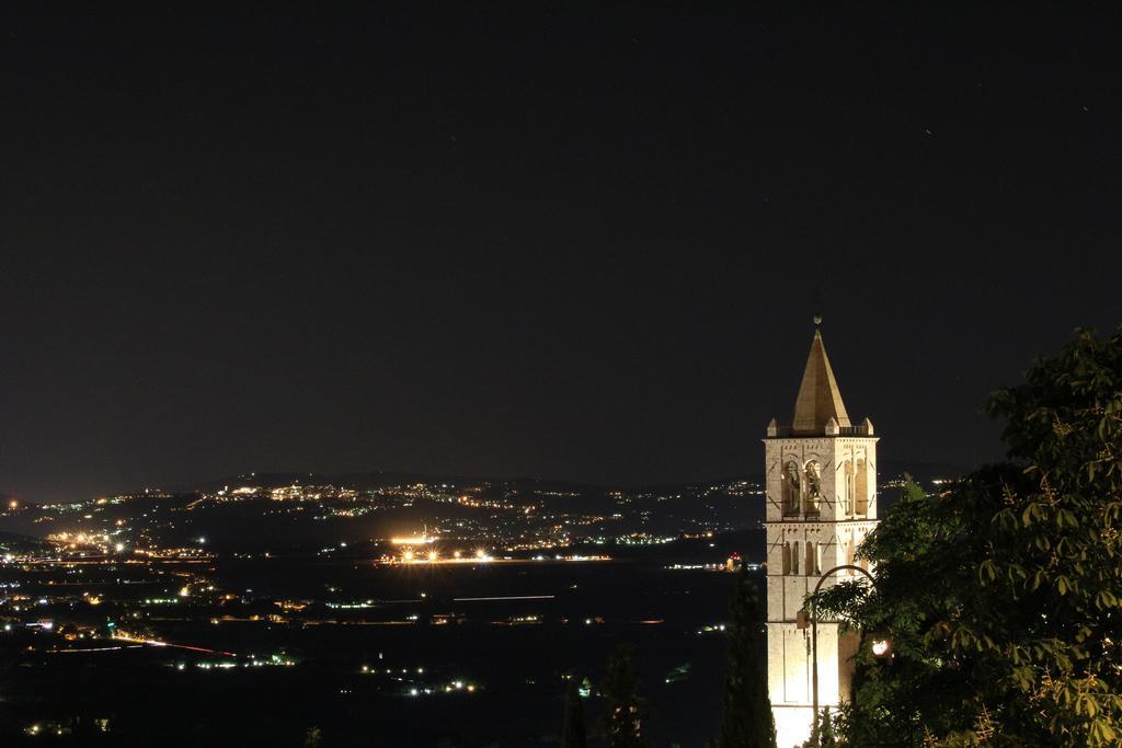 La Casina Colorata Hotel Assisi Bagian luar foto
